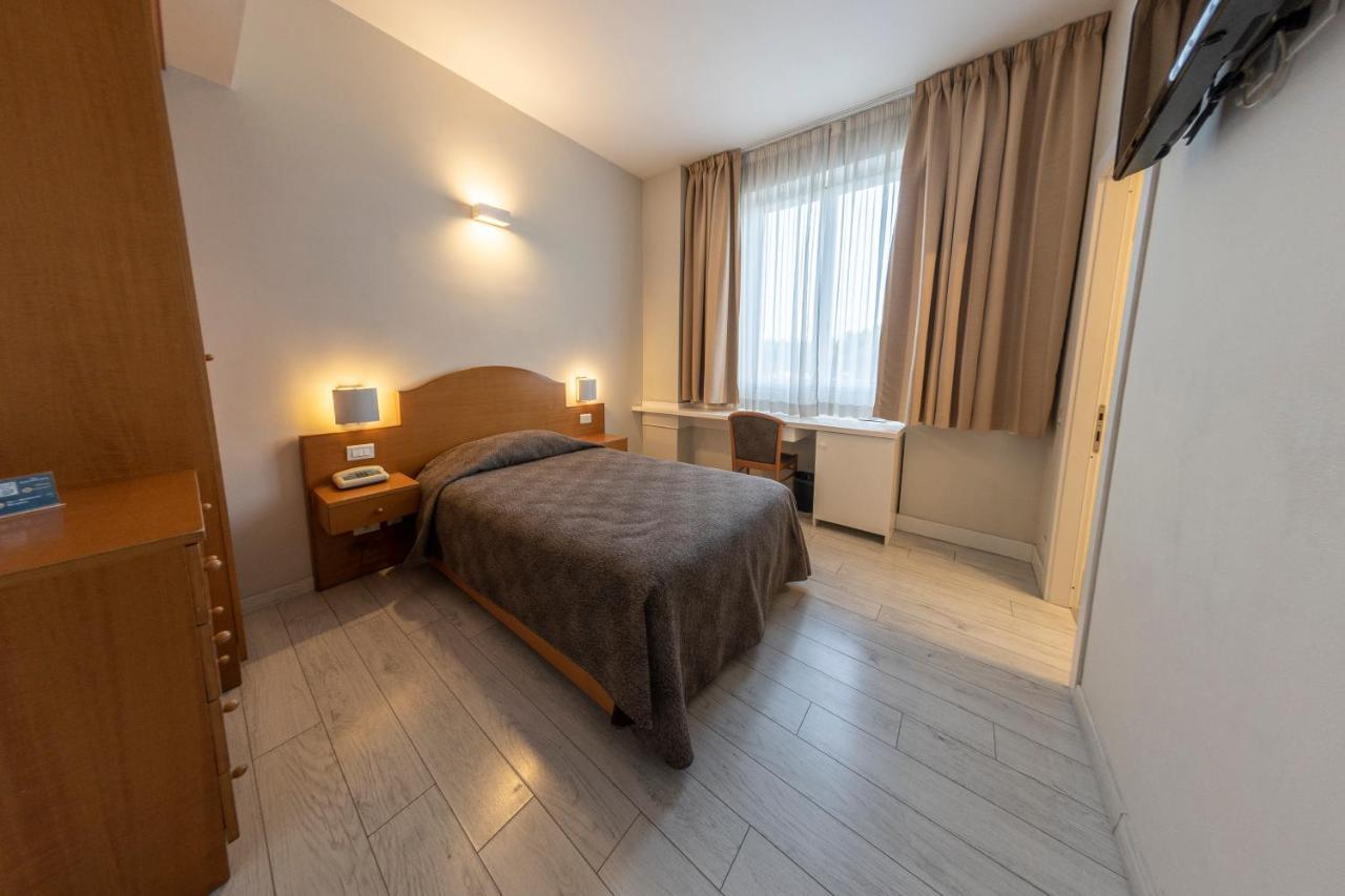 Hotel Isola Sacra Rome Airport Fiumicino Esterno foto